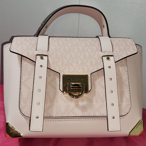 Michael Kors Manhattan Satchel - Picture 2 of 9